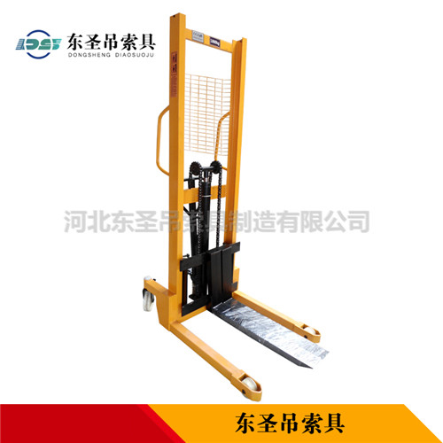小型手動液壓堆高叉車--河北東圣吊索具制造有限公司--液壓堆高車|手動叉車|小型攪拌機|石材夾具