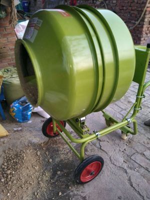 1200L小型攪拌機(jī)作業(yè)現(xiàn)場照片--河北東圣吊索具制造有限公司--小型攪拌機(jī)|石材夾具|液壓堆高車|手動叉車